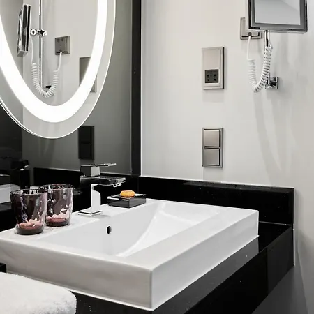 Roomers Steinplatz, Autograph Collection 5*