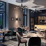 Roomers Steinplatz, Autograph Collection
