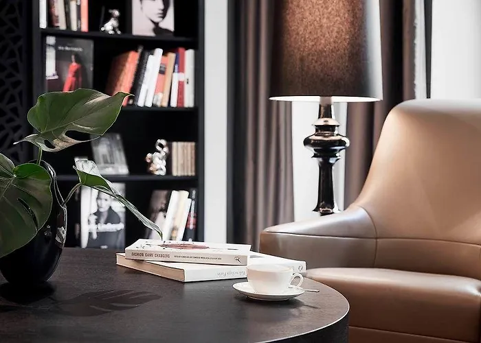 Roomers Steinplatz, Autograph Collection 5*