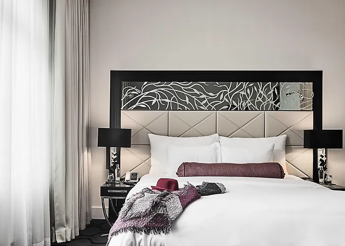 Roomers Steinplatz, Autograph Collection 5*