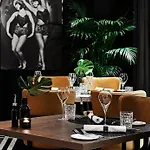 Roomers Steinplatz, Autograph Collection Berlin