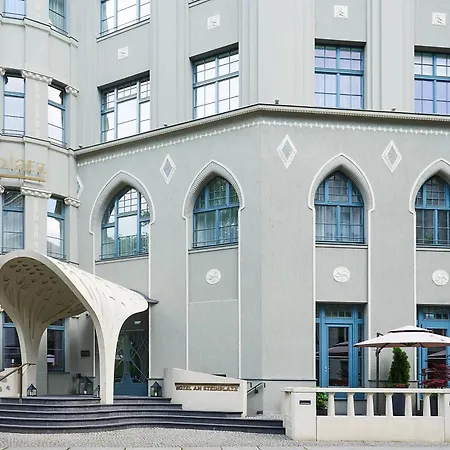 Roomers Steinplatz, Autograph Collection
