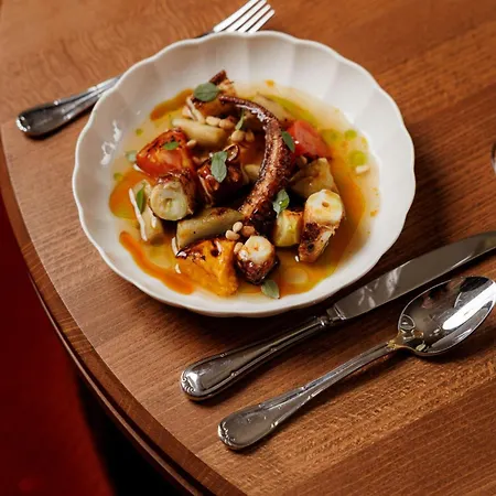 Roomers Steinplatz, Autograph Collection 5*