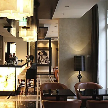 호텔 Roomers Steinplatz, Autograph Collection 5*