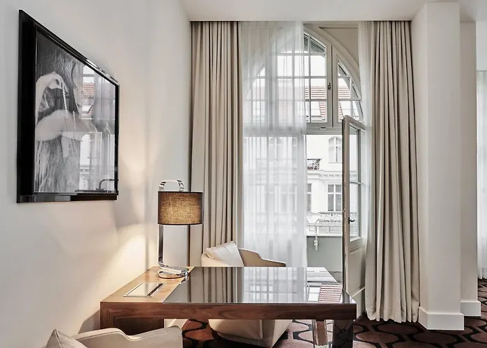 Roomers Steinplatz, Autograph Collection