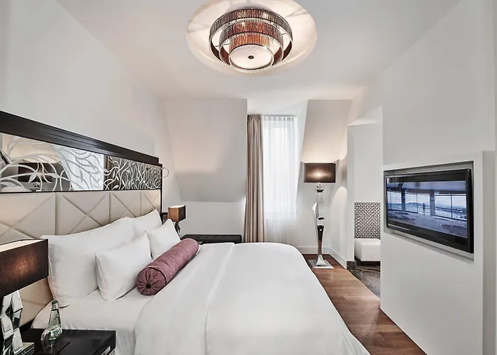 Roomers Steinplatz, Autograph Collection 5*