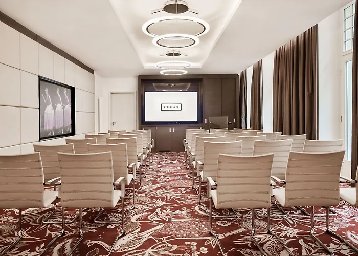 Roomers Steinplatz, Autograph Collection