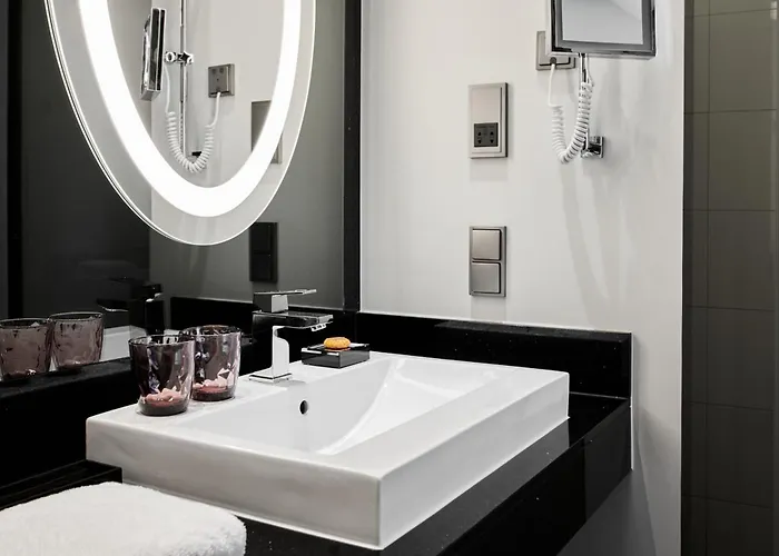 Roomers Steinplatz, Autograph Collection 5*