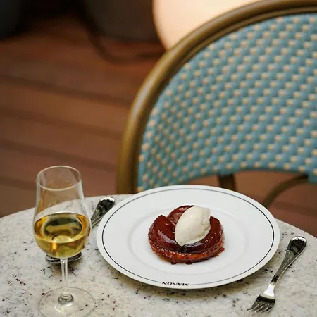 Roomers Steinplatz, Autograph Collection 5*