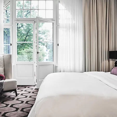 Roomers Steinplatz, Autograph Collection 5*