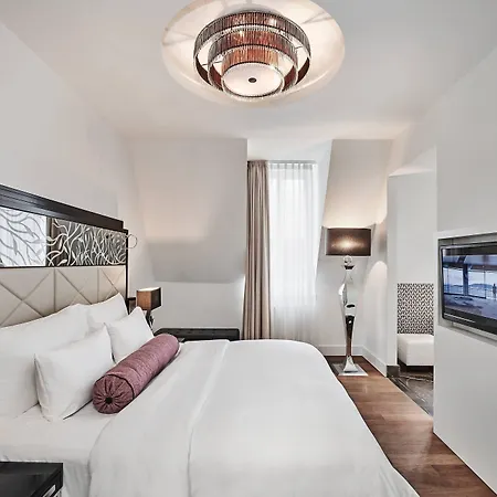 Roomers Steinplatz, Autograph Collection 5*